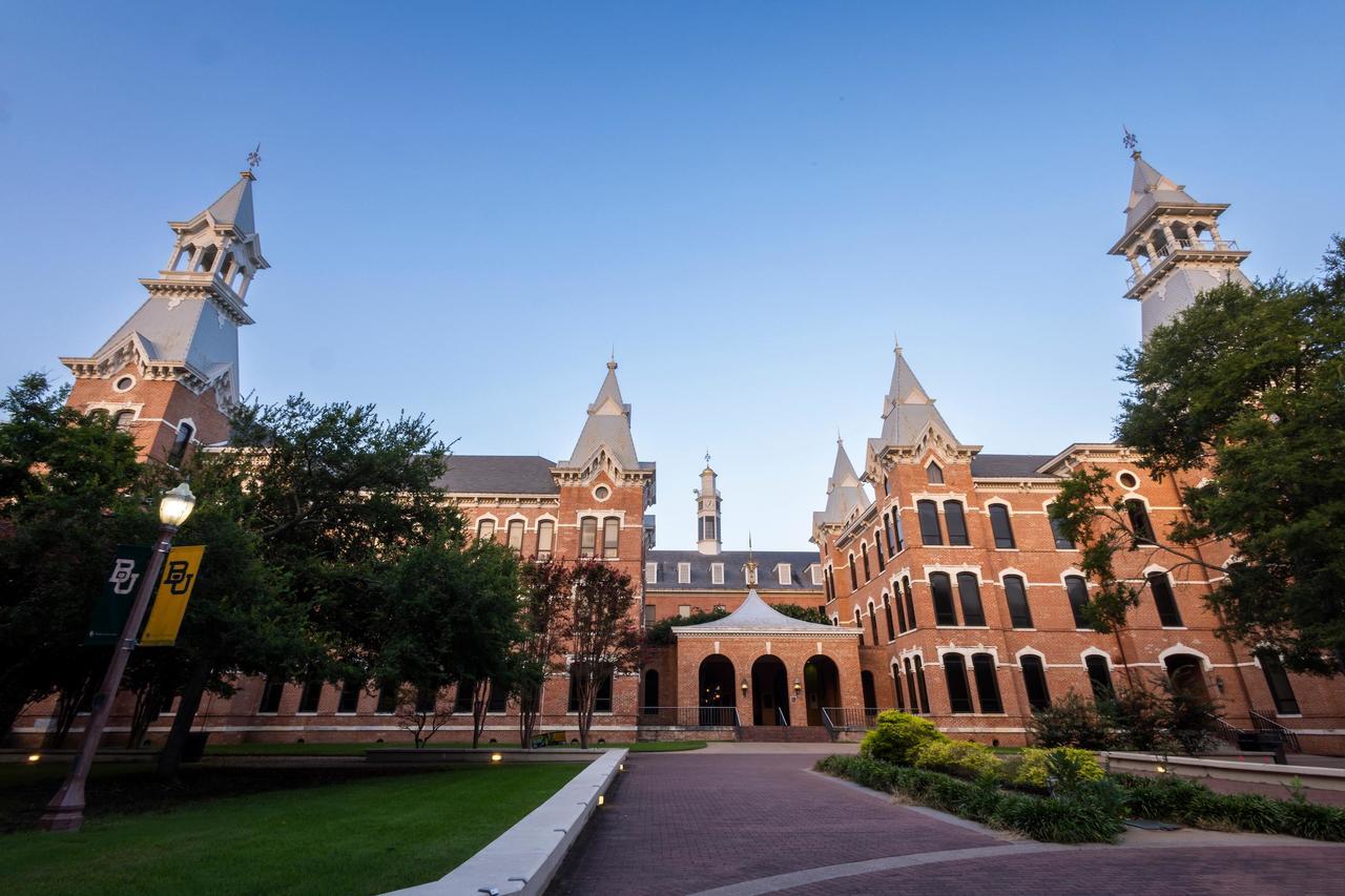 Burleson, Old Main, and Draper academic buildings