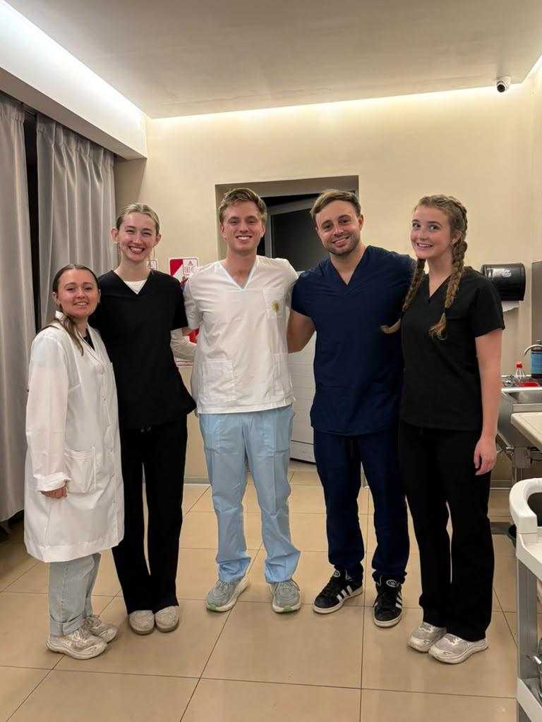 Argentina Summer Fellows in a medical setting